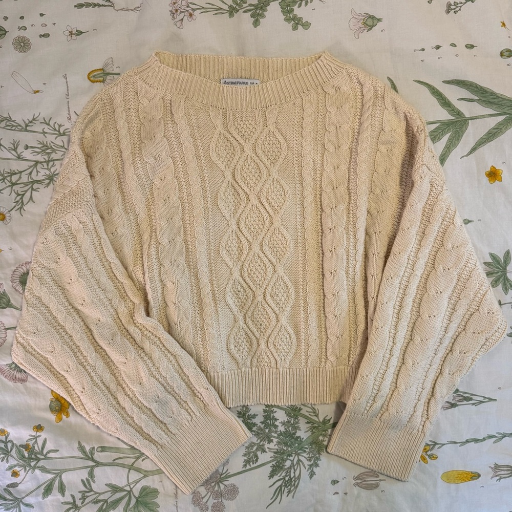 Stradivarius Cropped Beige Cable Knit Sweater